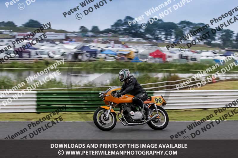 Vintage motorcycle club;eventdigitalimages;mallory park;mallory park trackday photographs;no limits trackdays;peter wileman photography;trackday digital images;trackday photos;vmcc festival 1000 bikes photographs